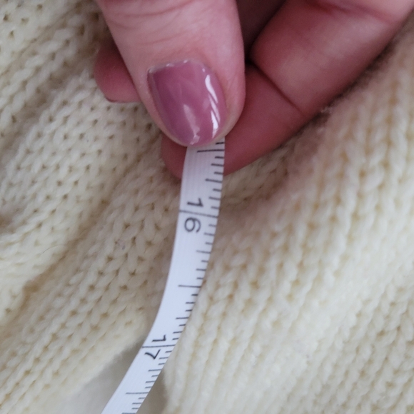 Snowflakes Vintage Japanese Sweater - Picture 8 of 8